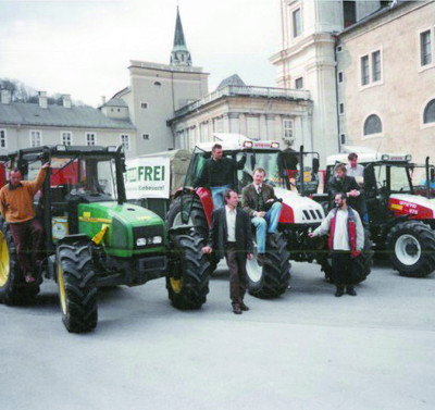 Traktor Marathon, Zwischenstopp am Kapitelplatz Salzburg auf dem Weg nach Wien, 1.4.1997