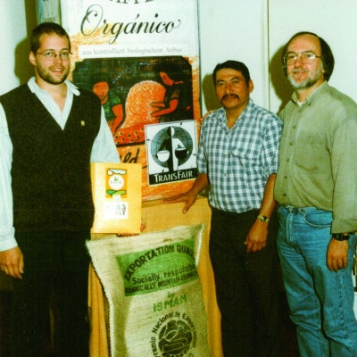 1998 Beginn der EZA Kooperation “BioBauern. Partner rund um die Welt."