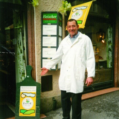 Fleischerei Erlach unterzeichnet Koopartionsvertrag 1998