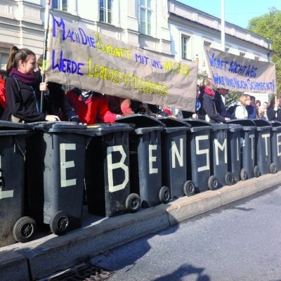 Demo Mülltonnenkonvoi 2012