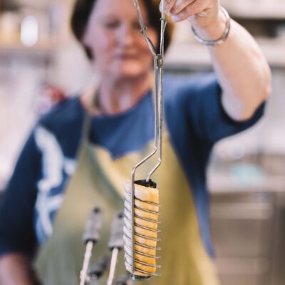 © Slowfood/Mara Hohla
Spagatkrapfenzange