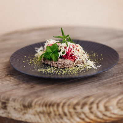 © Slowfood/Mara Hohla
Teller mit Rote-Rüben-Knödel
