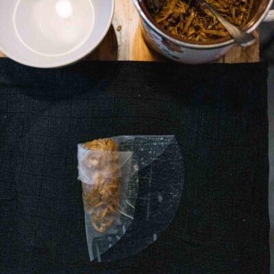 © Slow Food Österreich/Mara Hohla Reispapier falten