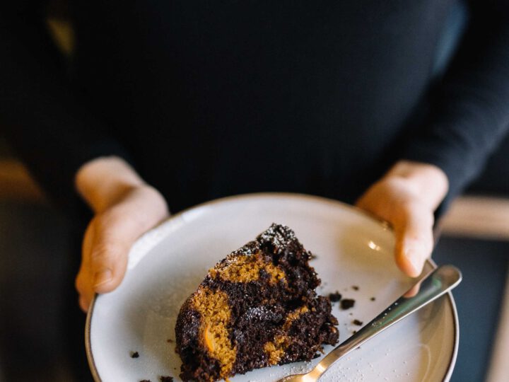 Teller mit Gugelhupf