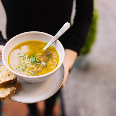 © Slow Food Österreich/Mara Hohla Suppenteller mit Bio-Zwiebelsuppe