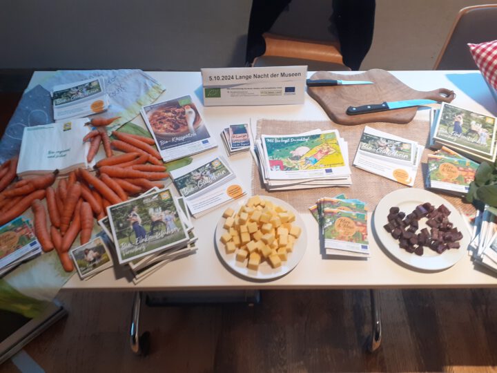 Lebensmittel auf Tisch