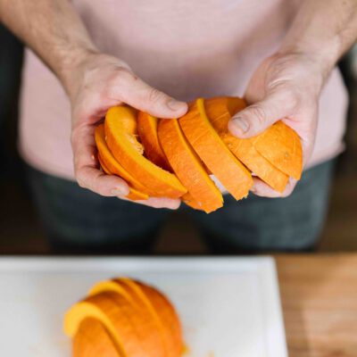 © Slow Food Österreich/ Butter & Salt Bio-Kürbis auf Schneidebrett