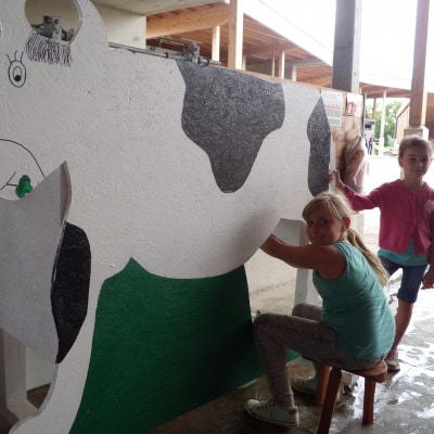 © BIO AUSTRIA Burgenland Kinder beim probemelken