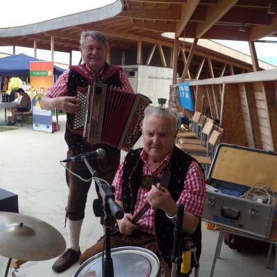 © BIO AUSTRIA Burgenland zwei ältere Herren mit Musikinstrumenten