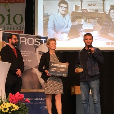 BIO GASTRO TROPHY 2018 Gewinner BioHansinger bei der Verleihung auf der Bühne.