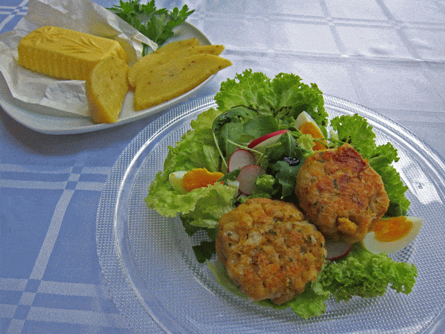 Gemüselaibchen mit Salat